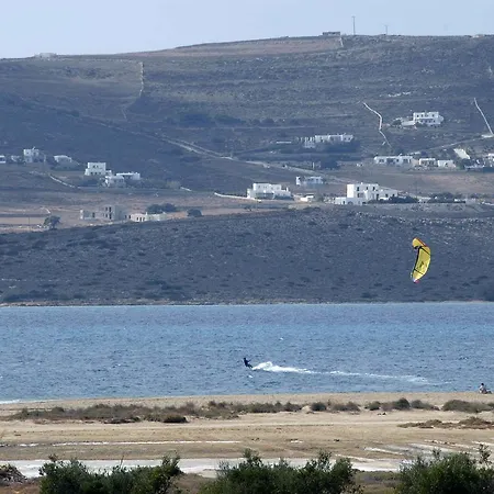 Pounda Kitesurf * Kampos (Paros)